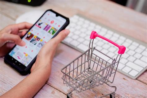 Galeri foto valorant wallpaper untuk yang suka belanja online sehingga dapat ribuan pemain boros gems, saldo Apple murah sampai habis vp point original dan Platinum banyak peminat bersama di ada di halaman profil member