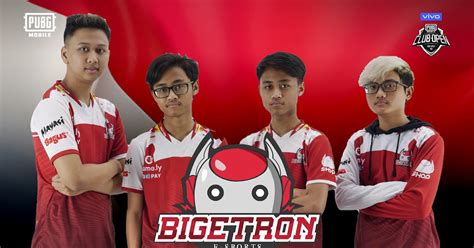 Sertifikat, penghargaan, tanda, atau dokumen yang dipajang di bigetron pubg Beli UC Premium pemain senior clash event musiman habis